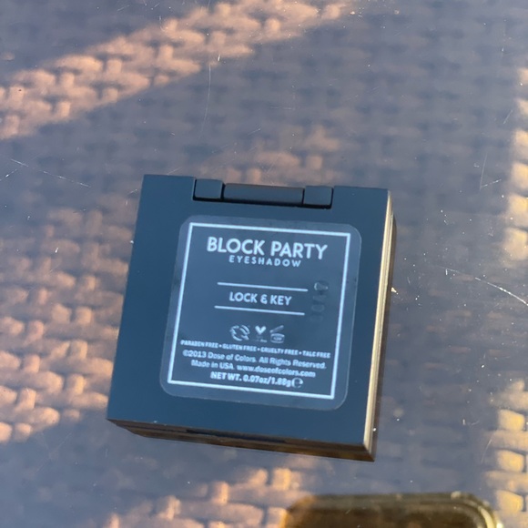 Dose of Colors Eyeshadow Single - Picture 3 of 4